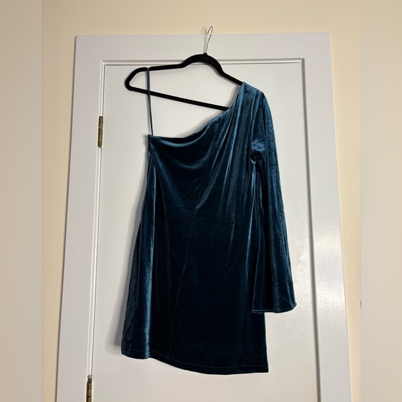 FRENCH CONNECTION VELVET DRESS - Picture 4 of 4